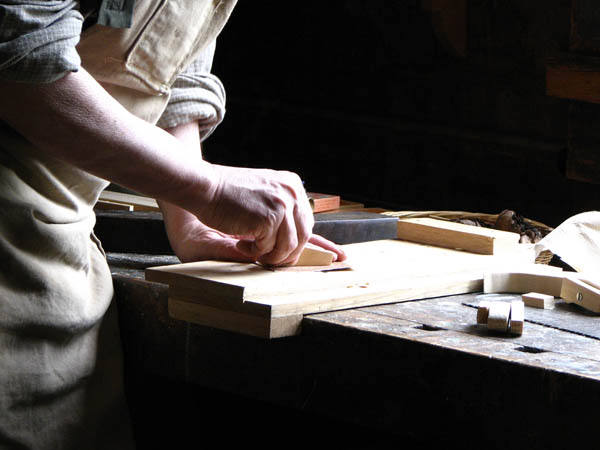 Nuestra <strong>carpintería de madera en  Oroso</strong> es una empresa de <strong>herencia familiar</strong>, por lo que  contamos con gran <strong>experiencia </strong>en la profesión.